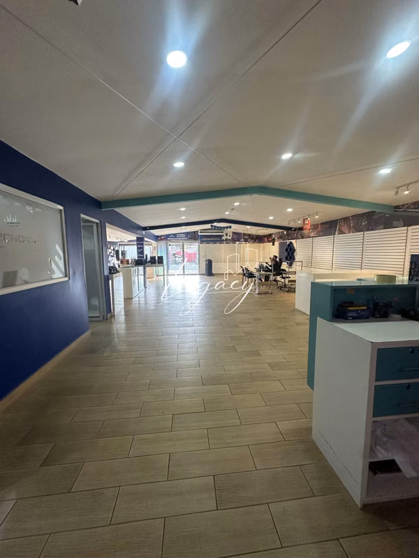 LEG- GANGA!! Venta local comercial en Altamira de 307mts2