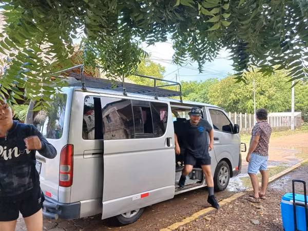 Renta de microbus Toyota Hi Ace con conductor