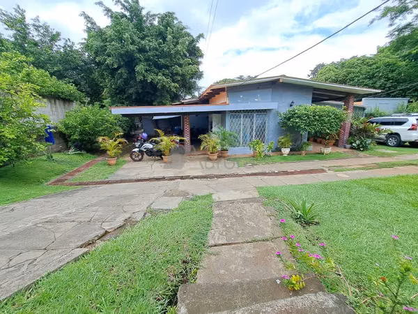 Hermosa casa en venta en Las Colinas.