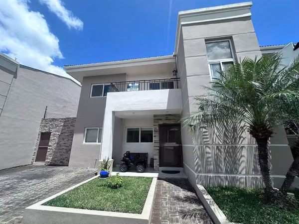 Renta de Casa en Condominio  Hacienda El Bosque