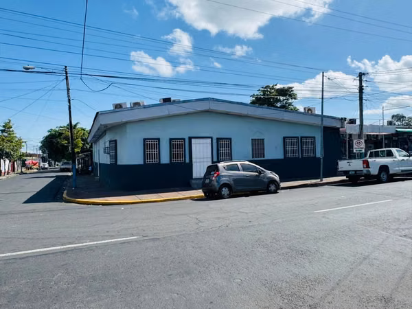 Se Vende Propiedad en Zona Comercial  27 de Mayo