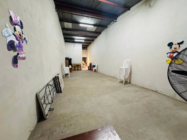 Se Vende Propiedad en Zona Comercial  27 de Mayo