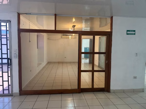 FH- Renta de Propiedad Comercial en Los Robles