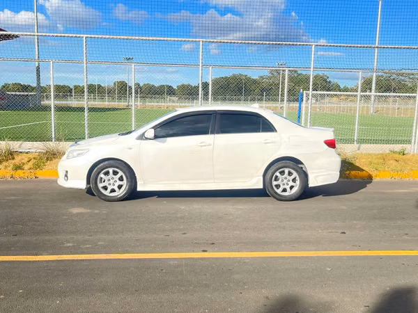 Se vende TOYOTA COROLLA, Nitido.