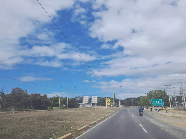Se vende 5 manzanas para desarrollo contiguo a Villa Esperanza Ctra Norte