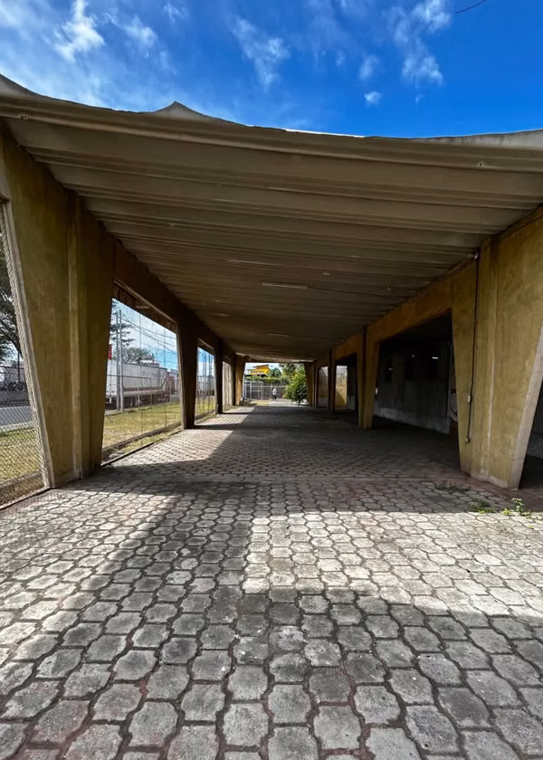 Local Comercial Barrio Santa Ana