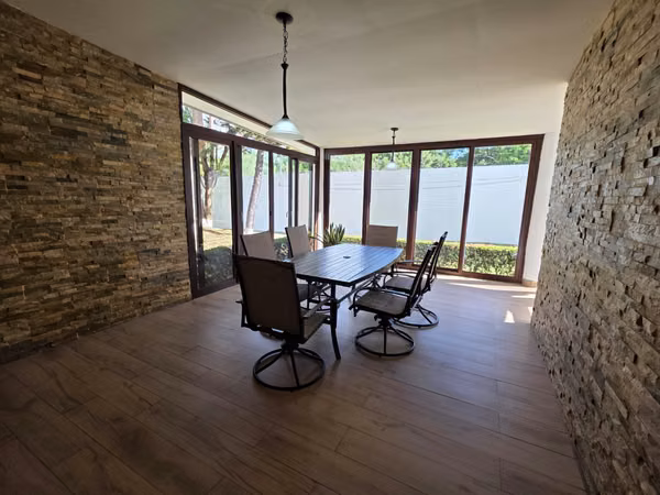 Venta de casa en Colinas de Santa Cruz