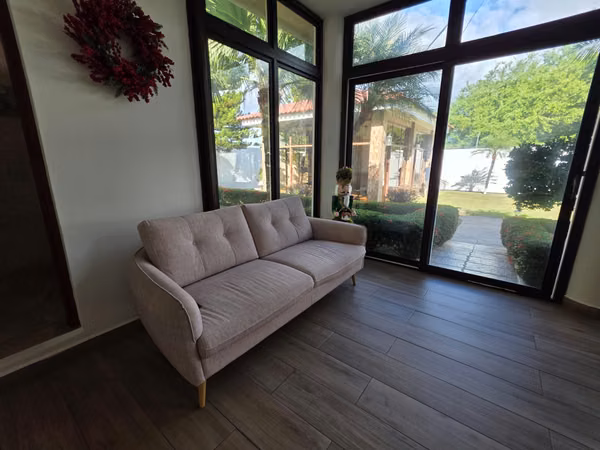 Venta de casa en Colinas de Santa Cruz