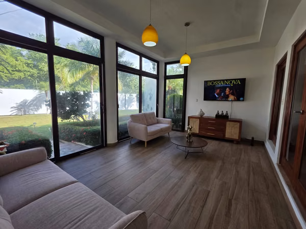 Venta de casa en Colinas de Santa Cruz