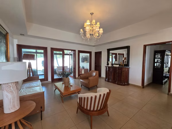 Venta de casa en Colinas de Santa Cruz