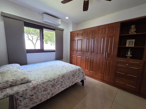 Venta de casa en Colinas de Santa Cruz