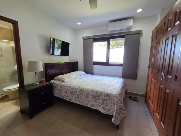 Venta de casa en Colinas de Santa Cruz