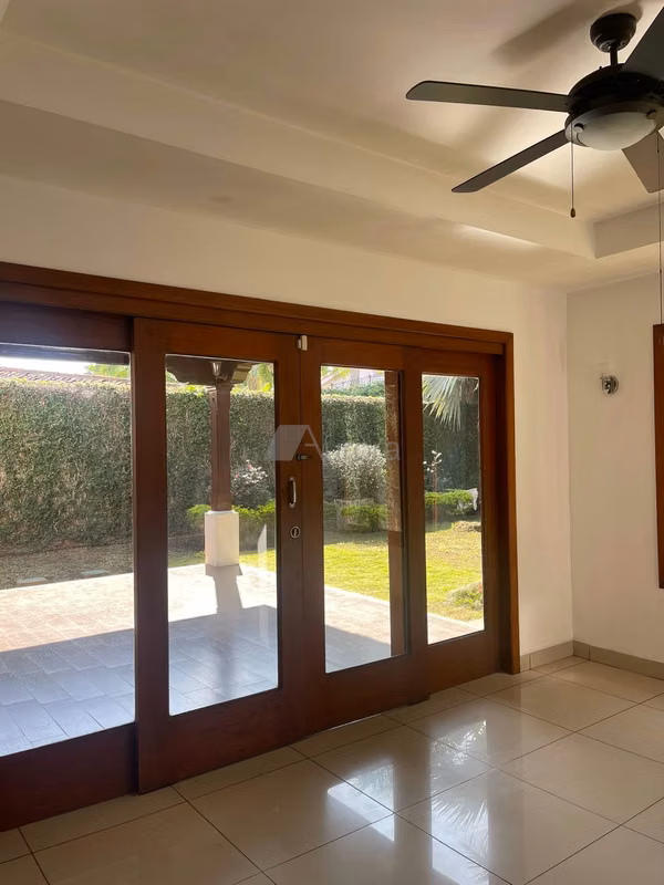 LCN 0967 GT   Linda casa en  Las Colinas de 2 pisos Condominio Cerrado