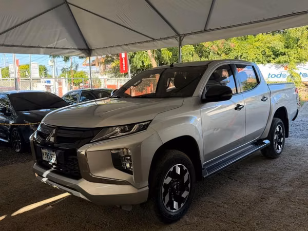 Mitsubishi L200 año 2024