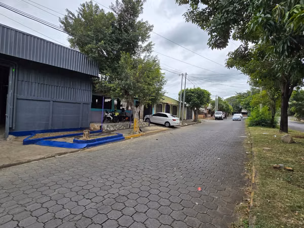 Venta de Bodega ubicada por Rotonda Gueguense