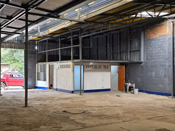 Venta de Bodega ubicada por Rotonda Gueguense
