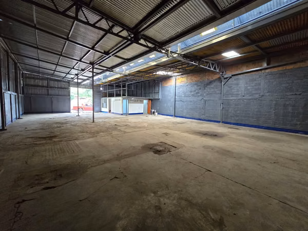 Venta de Bodega ubicada por Rotonda Gueguense