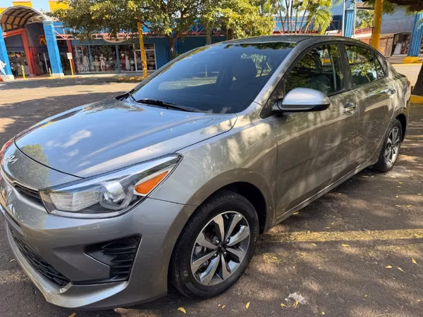 VENDO KIA RIO AÑO 2023 AUTOMÁTICO NITIDO