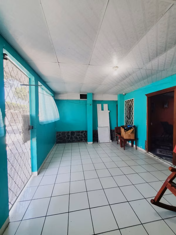 AP-Vendo casa en Colonia 9 de junio