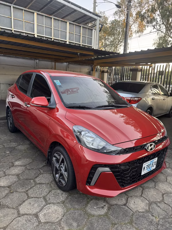 GRAND I10 2024 MEC SEDAN COMO NUEVO 40000 KM