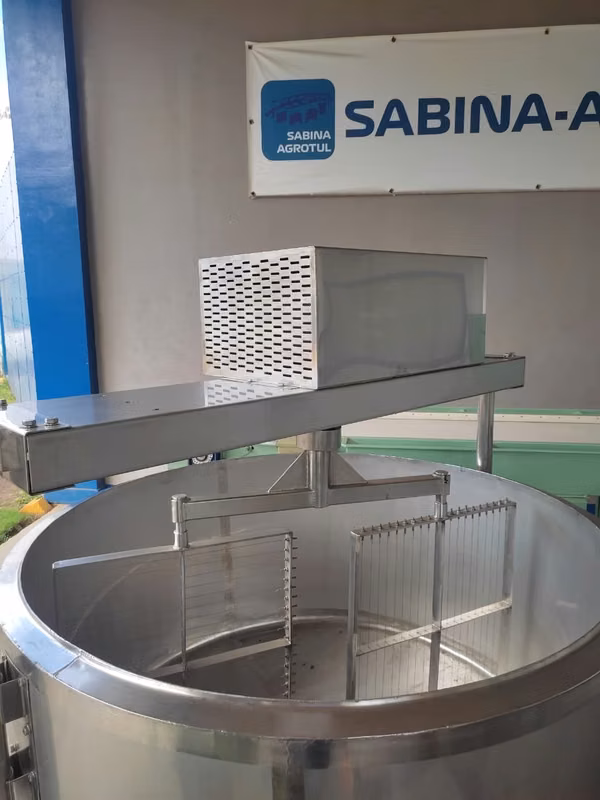 1000-LITRE CHEESE TUB WITH 3 HP THREE-PHASE ELECTRIC MOTOR
