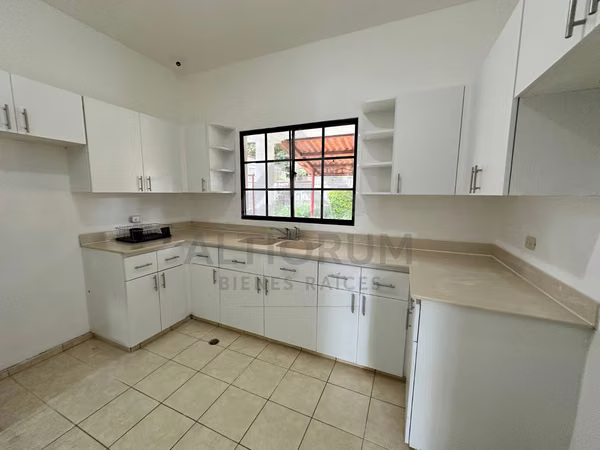 House in Las Colinas