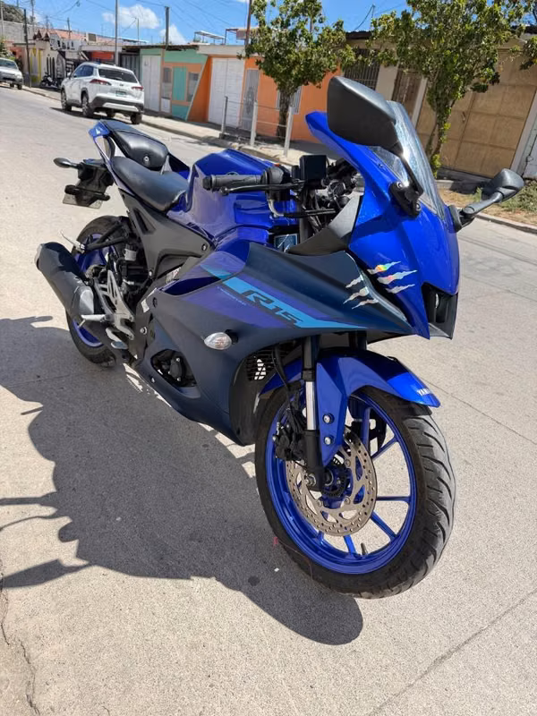 Yamaha R15