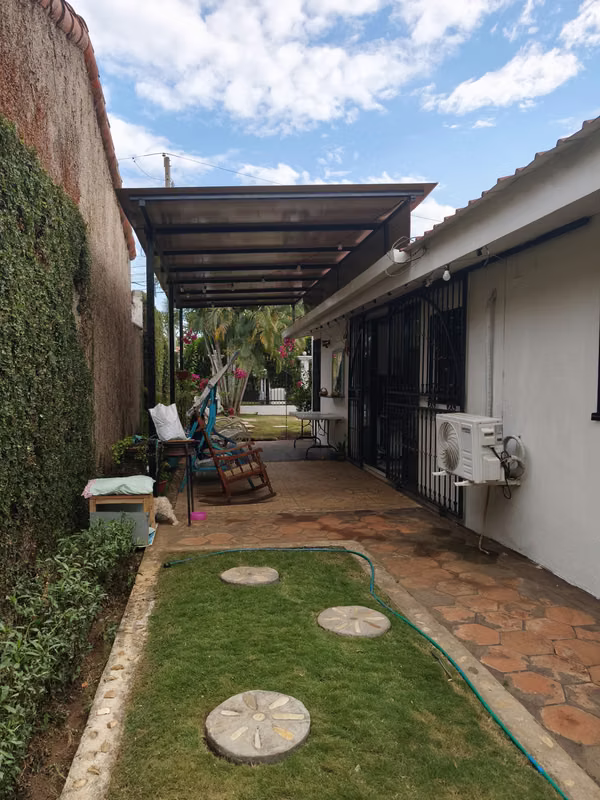 CASA EN VENTA EN LAS COLINAS – CARRETERA A MASAYA! KM 11