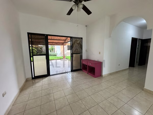 Exclusiva Residencia en Venta en Carretera a Masaya