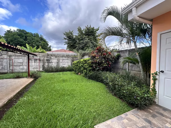 Exclusiva Residencia en Venta en Carretera a Masaya