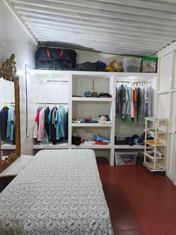 NO-Rento habitación amueblada en Colonia 9 de Junio