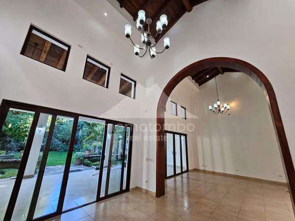 Casa en Venta &amp; Renta Carretera Sur, Managua