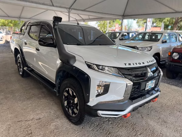 Mitsubishi L200 año 2024