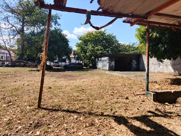 LA CAÑADA. SE VENDE LOTE DE TERRENO 1,099 VRS.