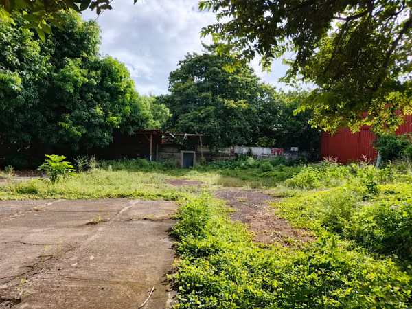 LA CAÑADA. SE VENDE LOTE DE TERRENO 1,099 VRS.