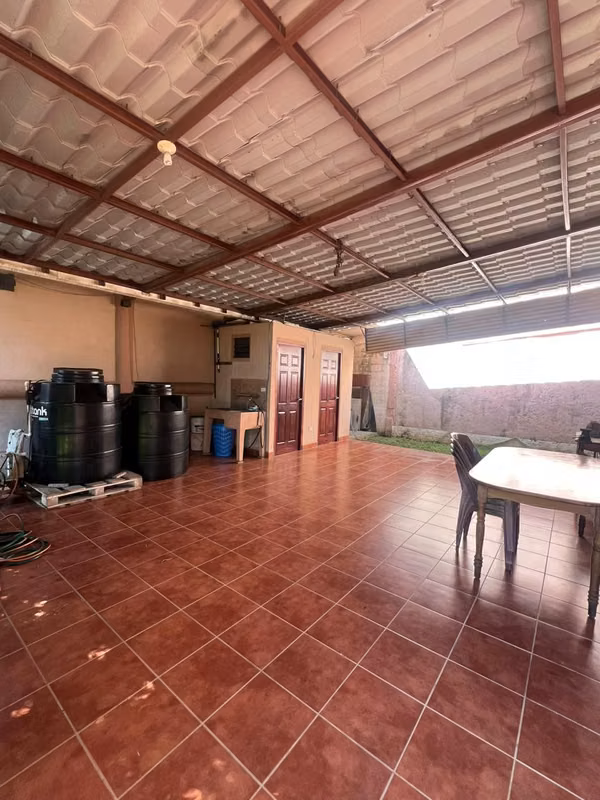 EB-Rento hermosa casa en Tiscapa