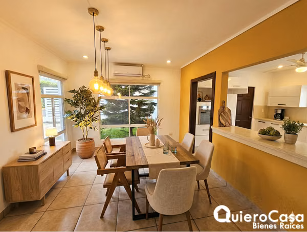 Hermosa Casa en Renta en Las Cumbres