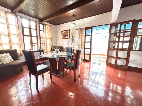 Venta de casa en carretera sur con amplio terreno