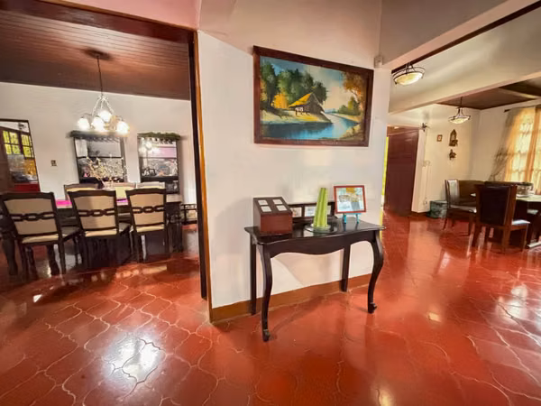 Venta de casa en carretera sur con amplio terreno