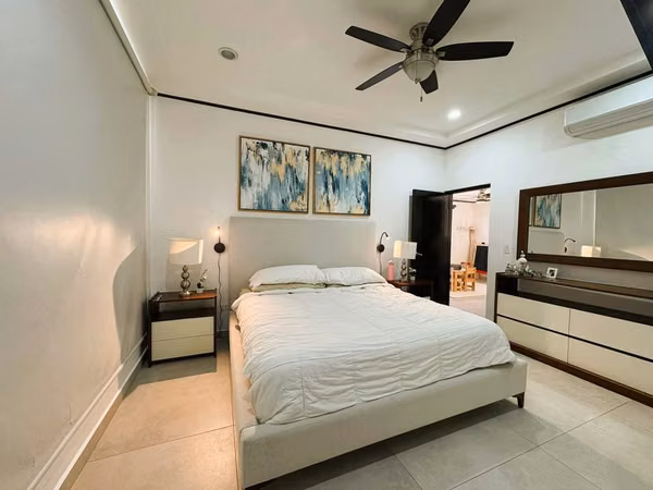 Moderna Casa en Venta en Condominio – Santo Domingo