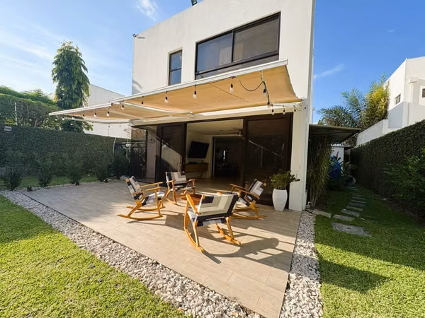 Moderna Casa en Venta en Condominio – Santo Domingo