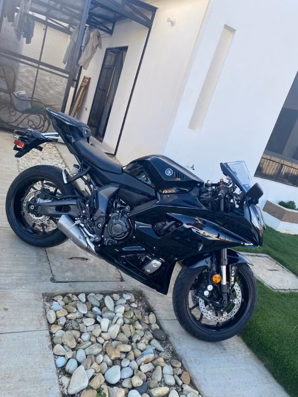 Yamaha R7 2023