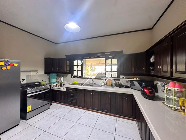 EG- Ganga casa de 4 habitaciones en carretera viaje a león en residencial privado