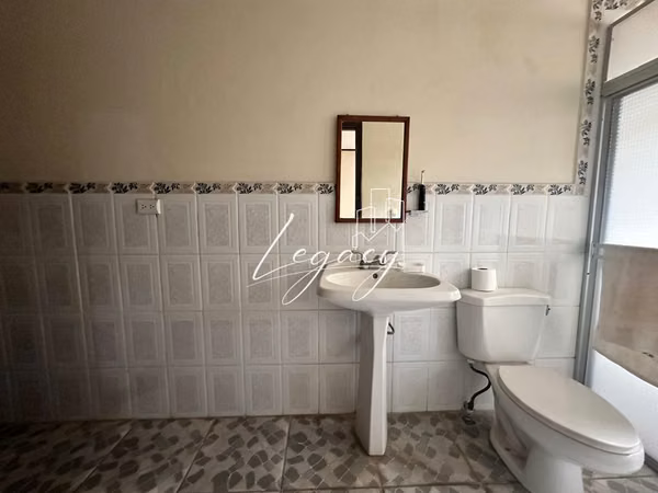 EG- Ganga casa de 4 habitaciones en carretera viaje a león en residencial privado