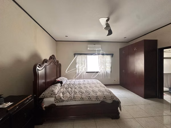 EG- Ganga casa de 4 habitaciones en carretera viaje a león en residencial privado