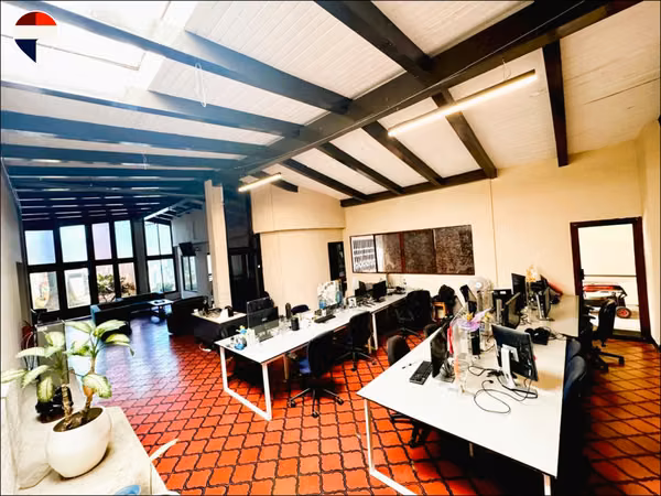 Versatile Commercial Property in Los Robles