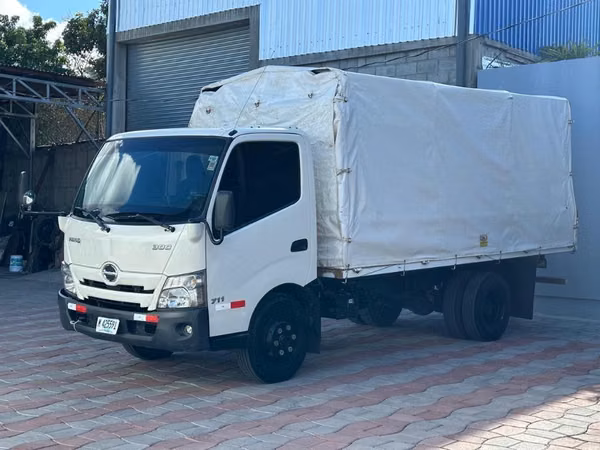 Hino 711
