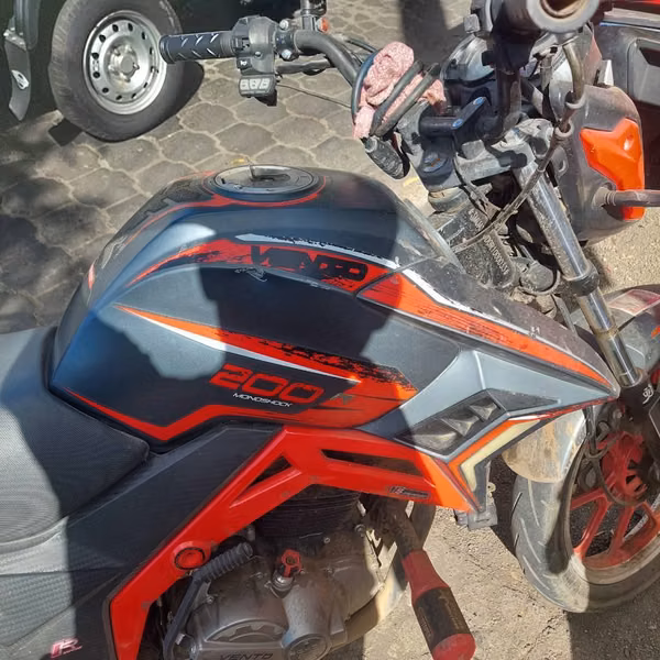 motocicleta vento falkon 200cc