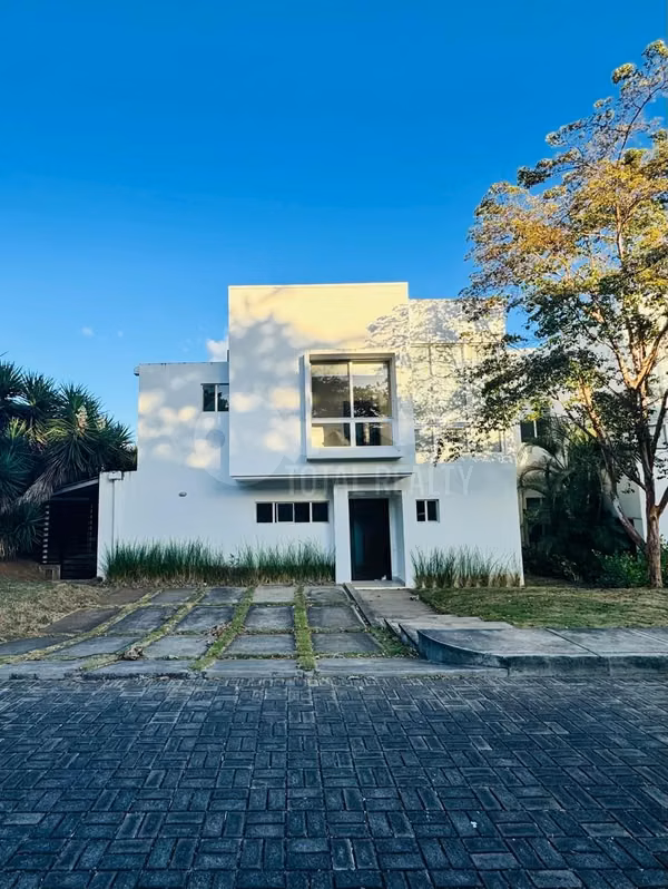 Attractive House for sale in Santo Domingo, Managua