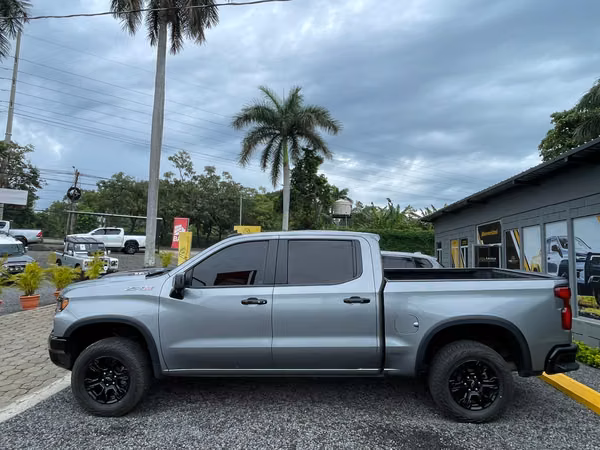 Chevrolet Silverado 2023